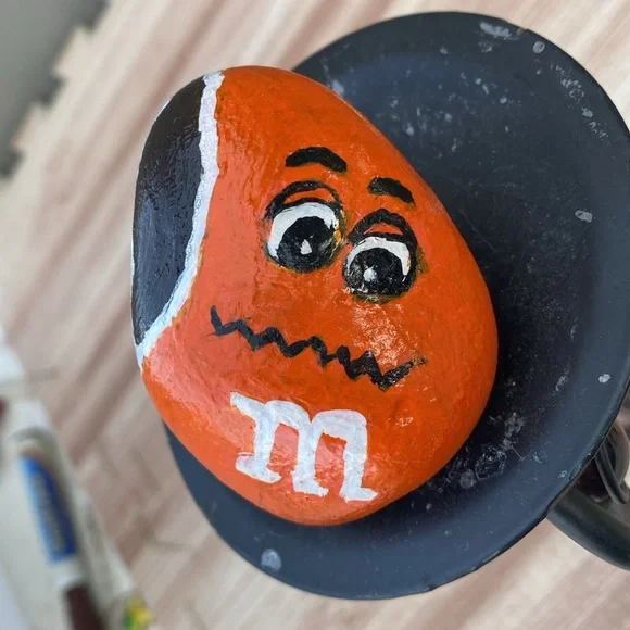 Colorful M&M's Painted Stones Set - Picture 6 of 10